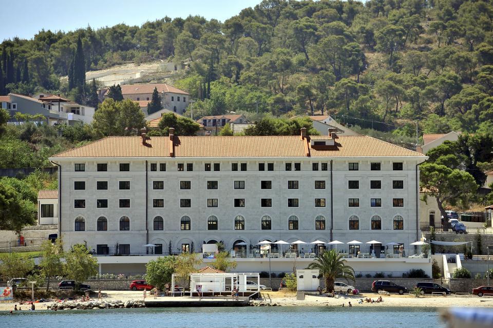 Tomena Apartments 特罗吉尔 外观 照片
